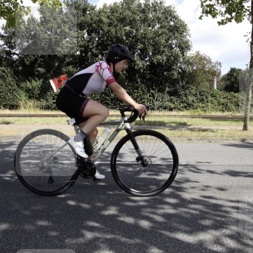 11.08.2024 - GEWOBA Citytriathlon Bremen H.Heesch http://msf.ph/oto/6775877 11.08.2024 11:54:02 Radfahren 804, 856, 969, 1000 meine-sportfotos.de