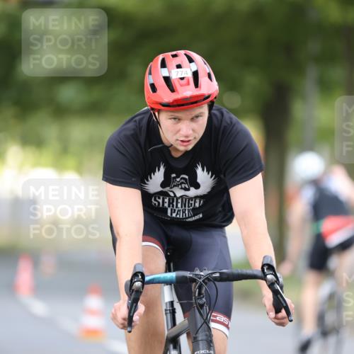 11.08.2024 - GEWOBA Citytriathlon Bremen H.Heesch http://msf.ph/oto/6775881 11.08.2024 11:43:40 Radfahren 770, 846, 868, 925, 1039 meine-sportfotos.de