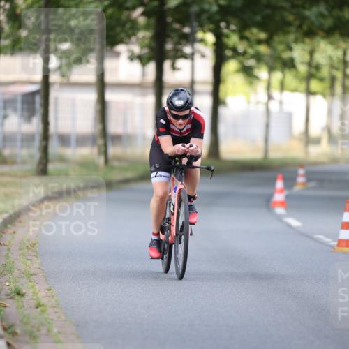 11.08.2024 - GEWOBA Citytriathlon Bremen H.Heesch http://msf.ph/oto/6775904 11.08.2024 11:43:51 Radfahren 914, 1039 meine-sportfotos.de