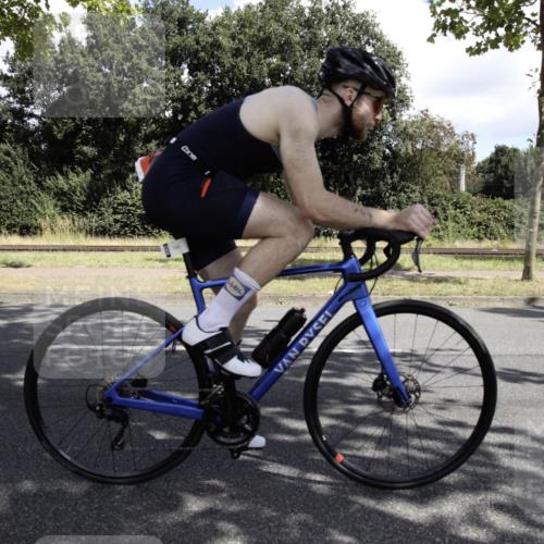 11.08.2024 - GEWOBA Citytriathlon Bremen H.Heesch http://msf.ph/oto/6775920 11.08.2024 11:54:51 Radfahren 749, 824, 831, 850, 957, 960, 998 meine-sportfotos.de