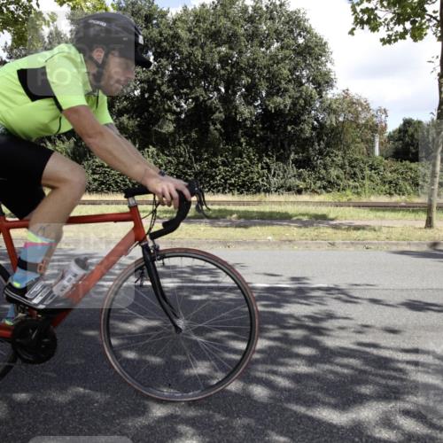 11.08.2024 - GEWOBA Citytriathlon Bremen H.Heesch http://msf.ph/oto/6775922 11.08.2024 11:54:53 Radfahren 749, 824, 850, 957, 960, 998 meine-sportfotos.de