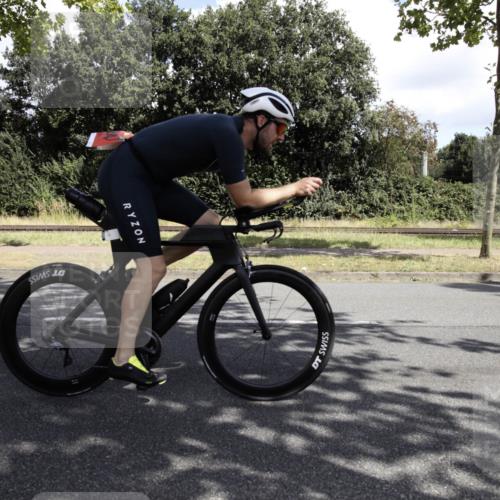 11.08.2024 - GEWOBA Citytriathlon Bremen H.Heesch http://msf.ph/oto/6775925 11.08.2024 11:54:54 Radfahren 749, 824, 850, 957, 960, 998 meine-sportfotos.de