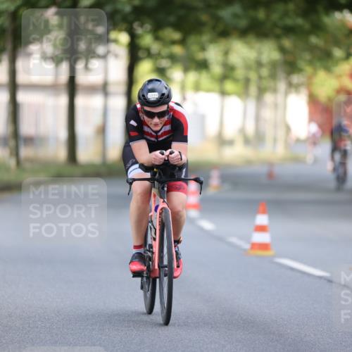 11.08.2024 - GEWOBA Citytriathlon Bremen H.Heesch http://msf.ph/oto/6775937 11.08.2024 11:43:52 Radfahren 914, 1039 meine-sportfotos.de