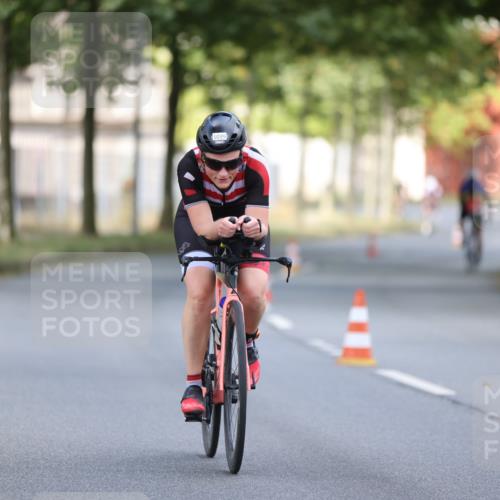 11.08.2024 - GEWOBA Citytriathlon Bremen H.Heesch http://msf.ph/oto/6775940 11.08.2024 11:43:52 Radfahren 914, 1039 meine-sportfotos.de