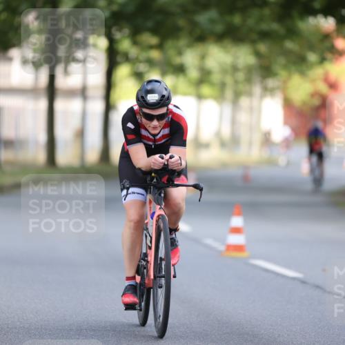 11.08.2024 - GEWOBA Citytriathlon Bremen H.Heesch http://msf.ph/oto/6775943 11.08.2024 11:43:52 Radfahren 914, 1039 meine-sportfotos.de