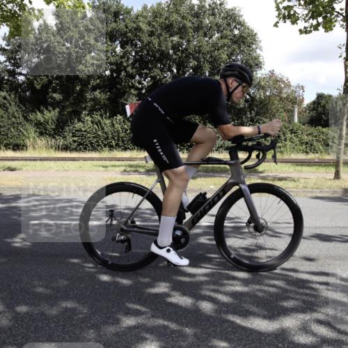 11.08.2024 - GEWOBA Citytriathlon Bremen H.Heesch http://msf.ph/oto/6775948 11.08.2024 11:55:42 Radfahren 769, 823, 879 meine-sportfotos.de