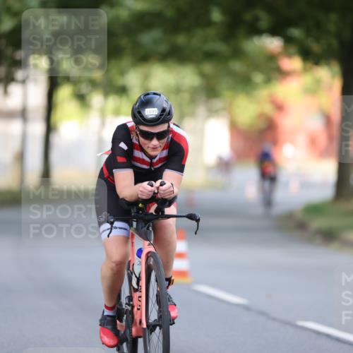 11.08.2024 - GEWOBA Citytriathlon Bremen H.Heesch http://msf.ph/oto/6775955 11.08.2024 11:43:52 Radfahren 914, 1039 meine-sportfotos.de