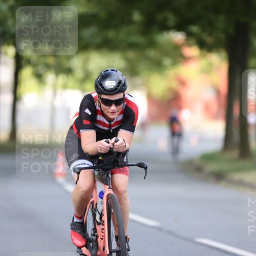 11.08.2024 - GEWOBA Citytriathlon Bremen H.Heesch http://msf.ph/oto/6775961 11.08.2024 11:43:52 Radfahren 914, 1039 meine-sportfotos.de