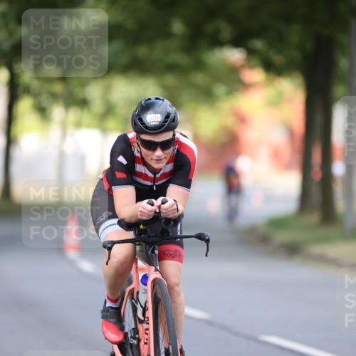 11.08.2024 - GEWOBA Citytriathlon Bremen H.Heesch http://msf.ph/oto/6775964 11.08.2024 11:43:52 Radfahren 914, 1039 meine-sportfotos.de