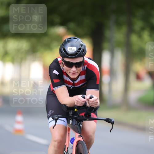 11.08.2024 - GEWOBA Citytriathlon Bremen H.Heesch http://msf.ph/oto/6775981 11.08.2024 11:43:52 Radfahren 914, 1039 meine-sportfotos.de