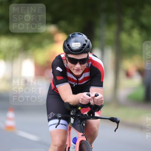 11.08.2024 - GEWOBA Citytriathlon Bremen H.Heesch http://msf.ph/oto/6775984 11.08.2024 11:43:52 Radfahren 914, 1039 meine-sportfotos.de