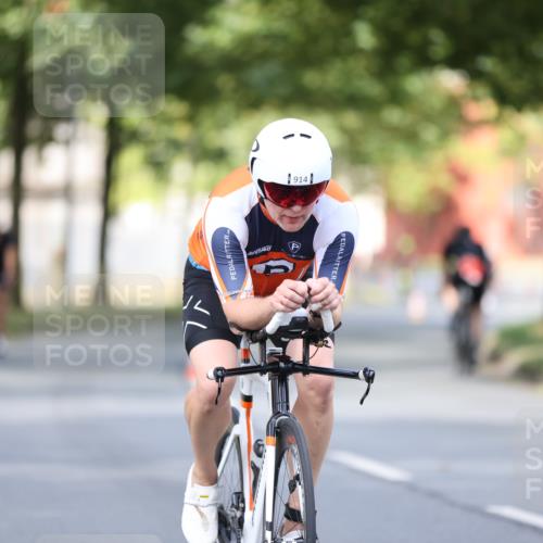 11.08.2024 - GEWOBA Citytriathlon Bremen H.Heesch http://msf.ph/oto/6776036 11.08.2024 11:44:02 Radfahren 746, 861, 914, 1039 meine-sportfotos.de