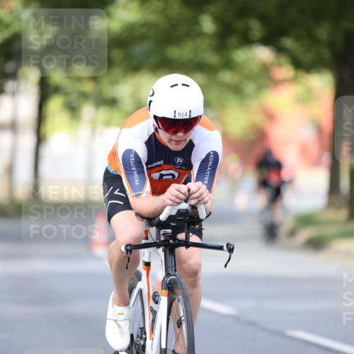 11.08.2024 - GEWOBA Citytriathlon Bremen H.Heesch http://msf.ph/oto/6776039 11.08.2024 11:44:02 Radfahren 746, 861, 914, 1039 meine-sportfotos.de