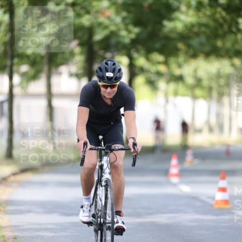 11.08.2024 - GEWOBA Citytriathlon Bremen H.Heesch http://msf.ph/oto/6776072 11.08.2024 11:44:06 Radfahren 746, 759, 861, 914 meine-sportfotos.de
