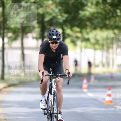 11.08.2024 - GEWOBA Citytriathlon Bremen H.Heesch http://msf.ph/oto/6776076 11.08.2024 11:44:06 Radfahren 746, 759, 861, 914 meine-sportfotos.de
