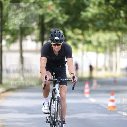 11.08.2024 - GEWOBA Citytriathlon Bremen H.Heesch http://msf.ph/oto/6776079 11.08.2024 11:44:06 Radfahren 746, 759, 861, 914 meine-sportfotos.de
