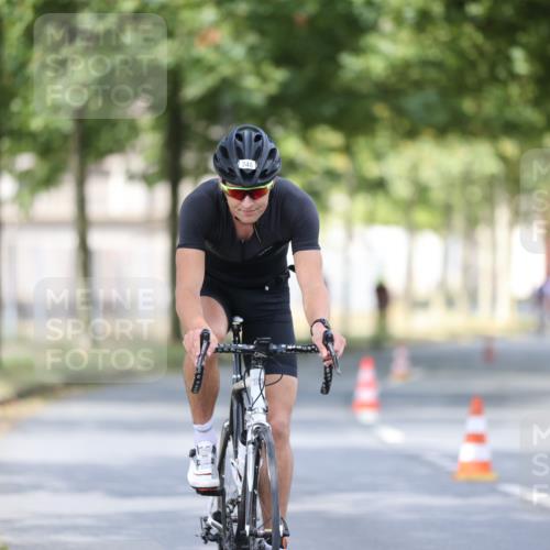 11.08.2024 - GEWOBA Citytriathlon Bremen H.Heesch http://msf.ph/oto/6776082 11.08.2024 11:44:06 Radfahren 746, 759, 861, 914 meine-sportfotos.de