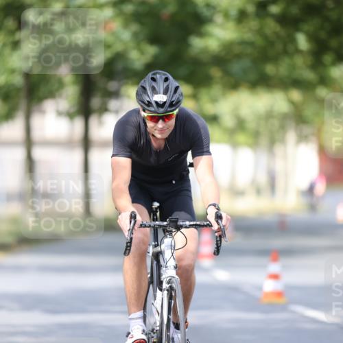11.08.2024 - GEWOBA Citytriathlon Bremen H.Heesch http://msf.ph/oto/6776092 11.08.2024 11:44:06 Radfahren 746, 759, 861, 914 meine-sportfotos.de
