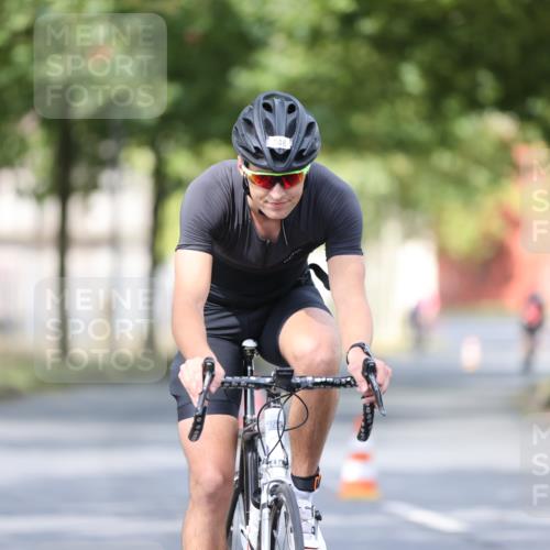 11.08.2024 - GEWOBA Citytriathlon Bremen H.Heesch http://msf.ph/oto/6776103 11.08.2024 11:44:06 Radfahren 746, 759, 861, 914 meine-sportfotos.de