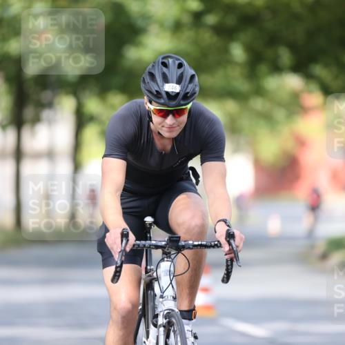 11.08.2024 - GEWOBA Citytriathlon Bremen H.Heesch http://msf.ph/oto/6776107 11.08.2024 11:44:07 Radfahren 746, 759, 861, 914 meine-sportfotos.de