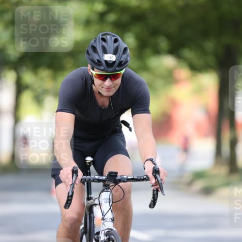 11.08.2024 - GEWOBA Citytriathlon Bremen H.Heesch http://msf.ph/oto/6776114 11.08.2024 11:44:07 Radfahren 746, 759, 861, 914 meine-sportfotos.de