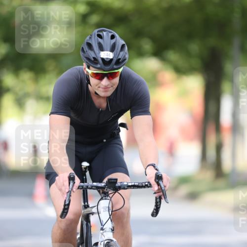 11.08.2024 - GEWOBA Citytriathlon Bremen H.Heesch http://msf.ph/oto/6776118 11.08.2024 11:44:07 Radfahren 746, 759, 861, 914 meine-sportfotos.de