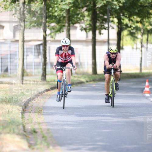 11.08.2024 - GEWOBA Citytriathlon Bremen H.Heesch http://msf.ph/oto/6776148 11.08.2024 11:44:12 Radfahren 746, 759, 861, 914, 926 meine-sportfotos.de