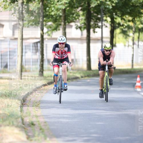 11.08.2024 - GEWOBA Citytriathlon Bremen H.Heesch http://msf.ph/oto/6776151 11.08.2024 11:44:12 Radfahren 746, 759, 861, 914, 926 meine-sportfotos.de