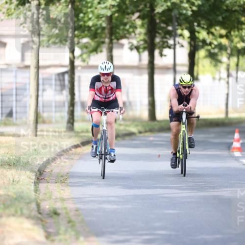 11.08.2024 - GEWOBA Citytriathlon Bremen H.Heesch http://msf.ph/oto/6776155 11.08.2024 11:44:12 Radfahren 746, 759, 861, 914, 926 meine-sportfotos.de