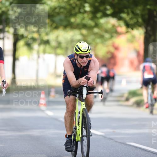 11.08.2024 - GEWOBA Citytriathlon Bremen H.Heesch http://msf.ph/oto/6776172 11.08.2024 11:44:13 Radfahren 746, 759, 861, 914, 926 meine-sportfotos.de