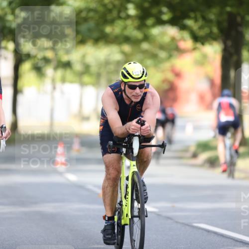 11.08.2024 - GEWOBA Citytriathlon Bremen H.Heesch http://msf.ph/oto/6776174 11.08.2024 11:44:13 Radfahren 746, 759, 861, 914, 926 meine-sportfotos.de