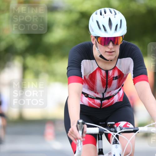 11.08.2024 - GEWOBA Citytriathlon Bremen H.Heesch http://msf.ph/oto/6776189 11.08.2024 11:44:14 Radfahren 746, 759, 861, 914, 926 meine-sportfotos.de