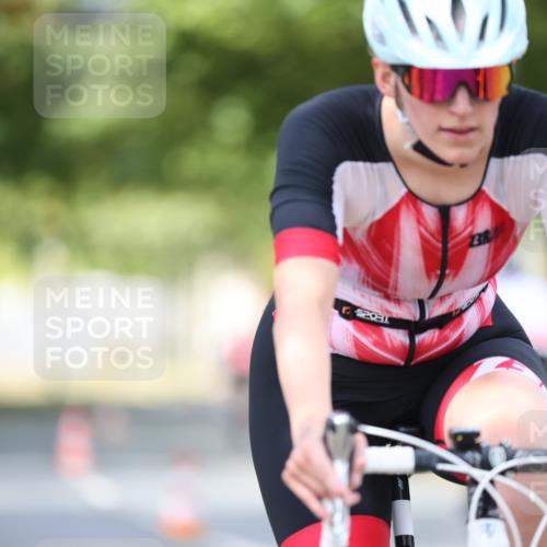 11.08.2024 - GEWOBA Citytriathlon Bremen H.Heesch http://msf.ph/oto/6776196 11.08.2024 11:44:14 Radfahren 746, 759, 861, 914, 926 meine-sportfotos.de