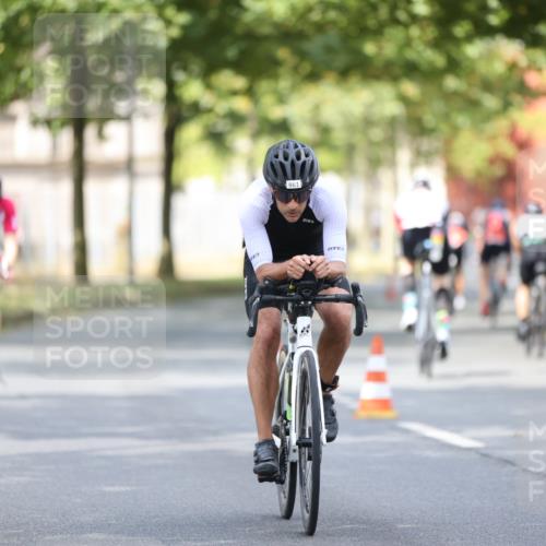 11.08.2024 - GEWOBA Citytriathlon Bremen H.Heesch http://msf.ph/oto/6776199 11.08.2024 11:44:16 Radfahren 746, 759, 861, 926 meine-sportfotos.de