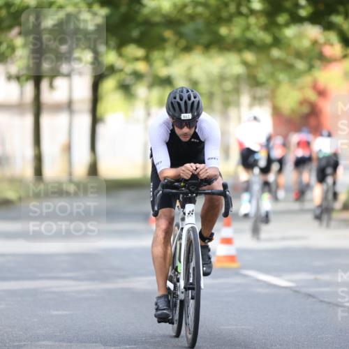 11.08.2024 - GEWOBA Citytriathlon Bremen H.Heesch http://msf.ph/oto/6776203 11.08.2024 11:44:16 Radfahren 746, 759, 861, 926 meine-sportfotos.de