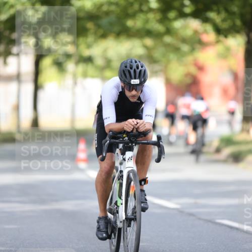 11.08.2024 - GEWOBA Citytriathlon Bremen H.Heesch http://msf.ph/oto/6776213 11.08.2024 11:44:16 Radfahren 746, 759, 861, 926 meine-sportfotos.de