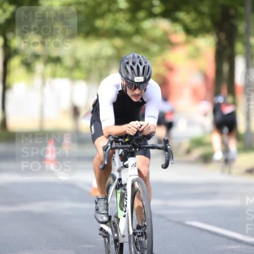 11.08.2024 - GEWOBA Citytriathlon Bremen H.Heesch http://msf.ph/oto/6776221 11.08.2024 11:44:16 Radfahren 746, 759, 861, 926 meine-sportfotos.de