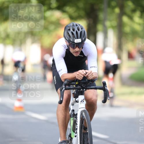 11.08.2024 - GEWOBA Citytriathlon Bremen H.Heesch http://msf.ph/oto/6776235 11.08.2024 11:44:16 Radfahren 746, 759, 861, 926 meine-sportfotos.de