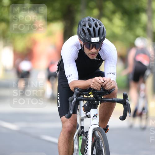 11.08.2024 - GEWOBA Citytriathlon Bremen H.Heesch http://msf.ph/oto/6776242 11.08.2024 11:44:16 Radfahren 746, 759, 861, 926 meine-sportfotos.de