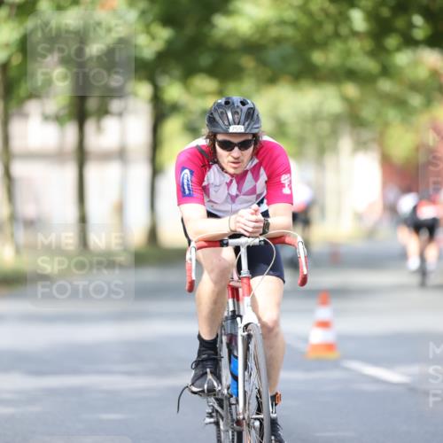 11.08.2024 - GEWOBA Citytriathlon Bremen H.Heesch http://msf.ph/oto/6776254 11.08.2024 11:44:17 Radfahren 746, 759, 861, 926 meine-sportfotos.de