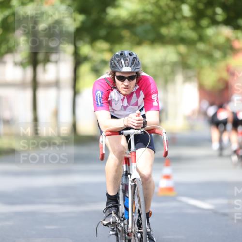 11.08.2024 - GEWOBA Citytriathlon Bremen H.Heesch http://msf.ph/oto/6776257 11.08.2024 11:44:18 Radfahren 746, 759, 855, 861, 926 meine-sportfotos.de