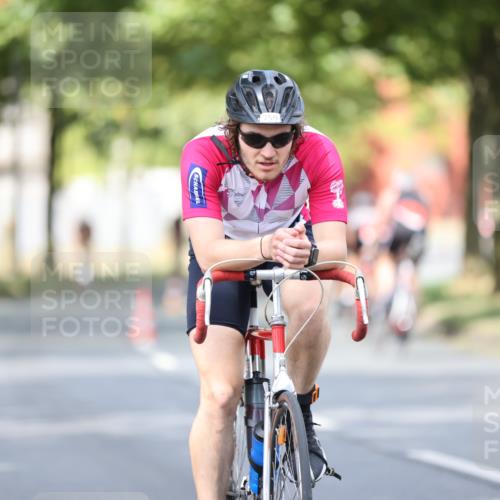 11.08.2024 - GEWOBA Citytriathlon Bremen H.Heesch http://msf.ph/oto/6776272 11.08.2024 11:44:18 Radfahren 746, 759, 855, 861, 926 meine-sportfotos.de