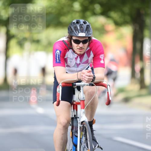 11.08.2024 - GEWOBA Citytriathlon Bremen H.Heesch http://msf.ph/oto/6776273 11.08.2024 11:44:18 Radfahren 746, 759, 855, 861, 926 meine-sportfotos.de