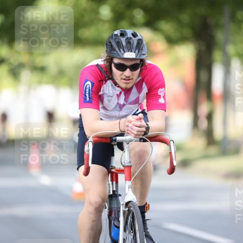 11.08.2024 - GEWOBA Citytriathlon Bremen H.Heesch http://msf.ph/oto/6776277 11.08.2024 11:44:18 Radfahren 746, 759, 855, 861, 926 meine-sportfotos.de