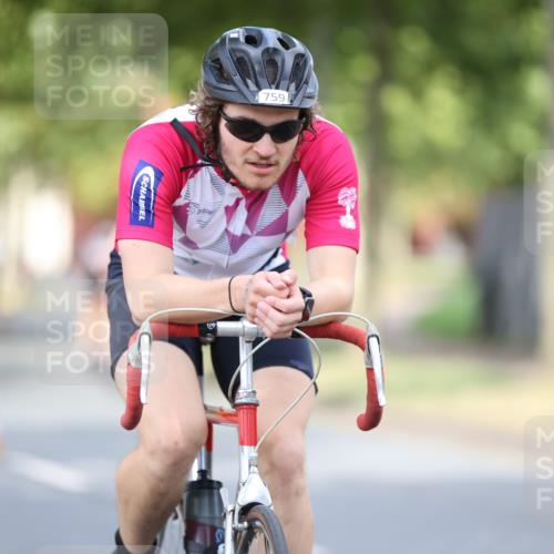 11.08.2024 - GEWOBA Citytriathlon Bremen H.Heesch http://msf.ph/oto/6776287 11.08.2024 11:44:18 Radfahren 746, 759, 855, 861, 926 meine-sportfotos.de
