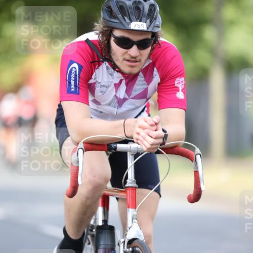 11.08.2024 - GEWOBA Citytriathlon Bremen H.Heesch http://msf.ph/oto/6776291 11.08.2024 11:44:18 Radfahren 746, 759, 855, 861, 926 meine-sportfotos.de