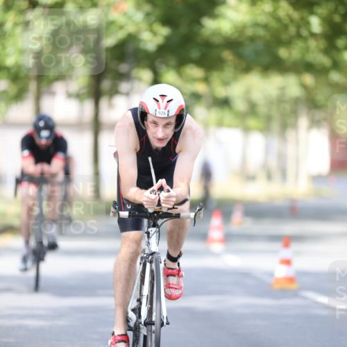11.08.2024 - GEWOBA Citytriathlon Bremen H.Heesch http://msf.ph/oto/6776335 11.08.2024 11:44:24 Radfahren 759, 836, 855, 861, 926 meine-sportfotos.de