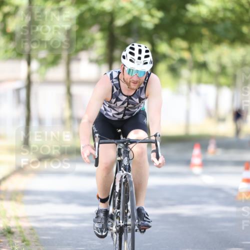 11.08.2024 - GEWOBA Citytriathlon Bremen H.Heesch http://msf.ph/oto/6776410 11.08.2024 11:44:28 Radfahren 759, 836, 855, 926 meine-sportfotos.de
