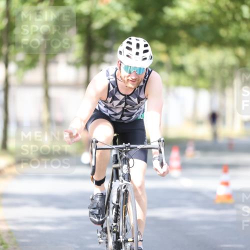 11.08.2024 - GEWOBA Citytriathlon Bremen H.Heesch http://msf.ph/oto/6776419 11.08.2024 11:44:28 Radfahren 759, 836, 855, 926 meine-sportfotos.de