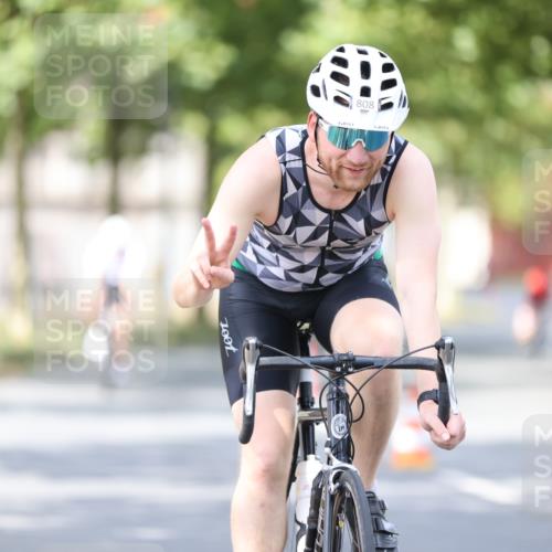 11.08.2024 - GEWOBA Citytriathlon Bremen H.Heesch http://msf.ph/oto/6776436 11.08.2024 11:44:28 Radfahren 759, 836, 855, 926 meine-sportfotos.de